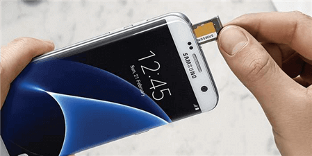 إصلاح شاشة Samsung السوداء عن طريق إزالة بطاقة SD