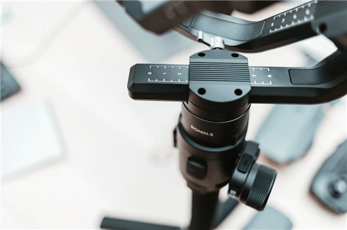 تثبيت الكاميرا