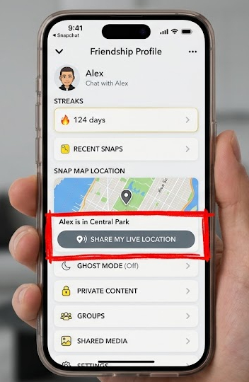 Sharing live location on a Snapchat Friendship Profile