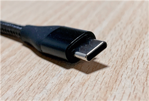 USBケーブルの種類を確認