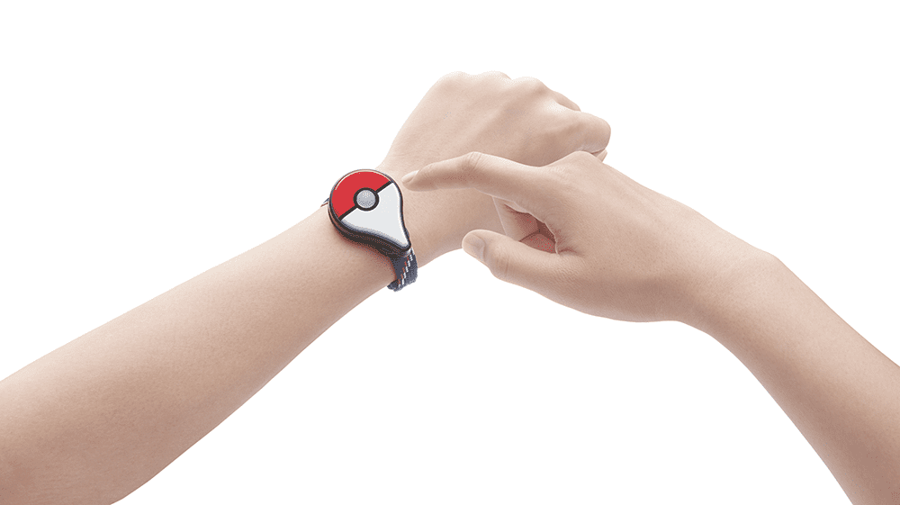 「Pokémon GO Plus」本体のボタンを押す