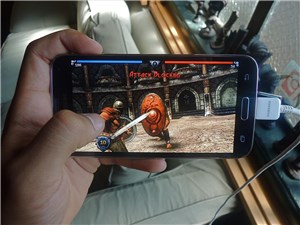 充電時避免使用平板電腦